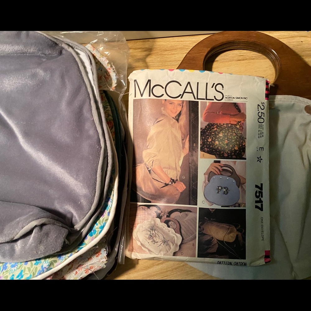 McCall’s 7517, Bermuda bag, unfinished covers